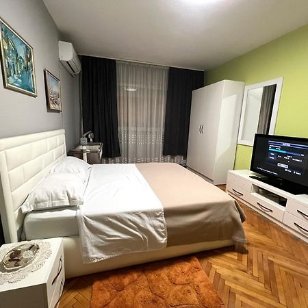 شقة Downtown Retreat "Spiranca" تيرانا المظهر الخارجي الصورة