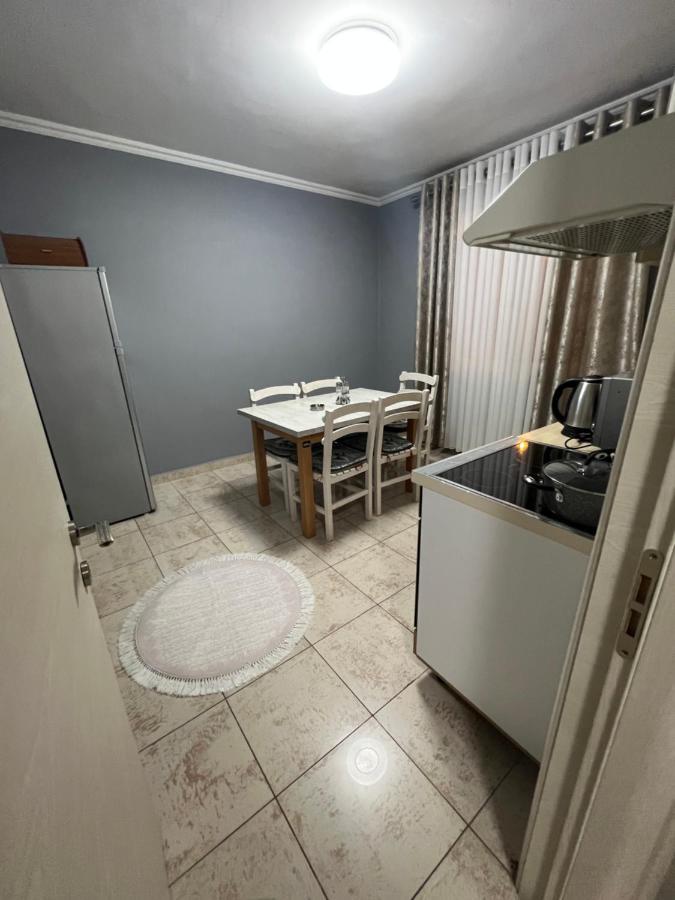 شقة Downtown Retreat "Spiranca" تيرانا المظهر الخارجي الصورة