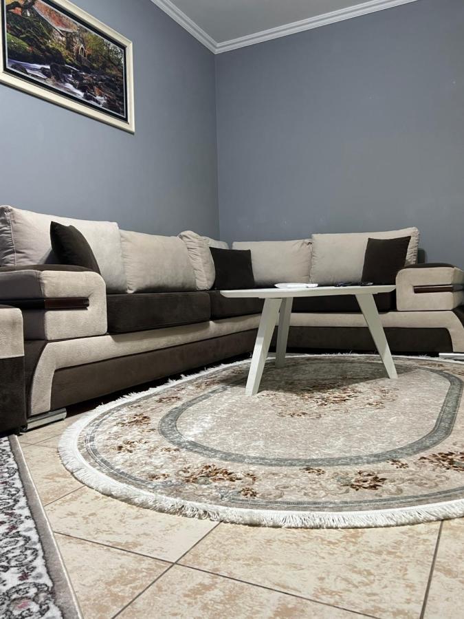 شقة Downtown Retreat "Spiranca" تيرانا المظهر الخارجي الصورة