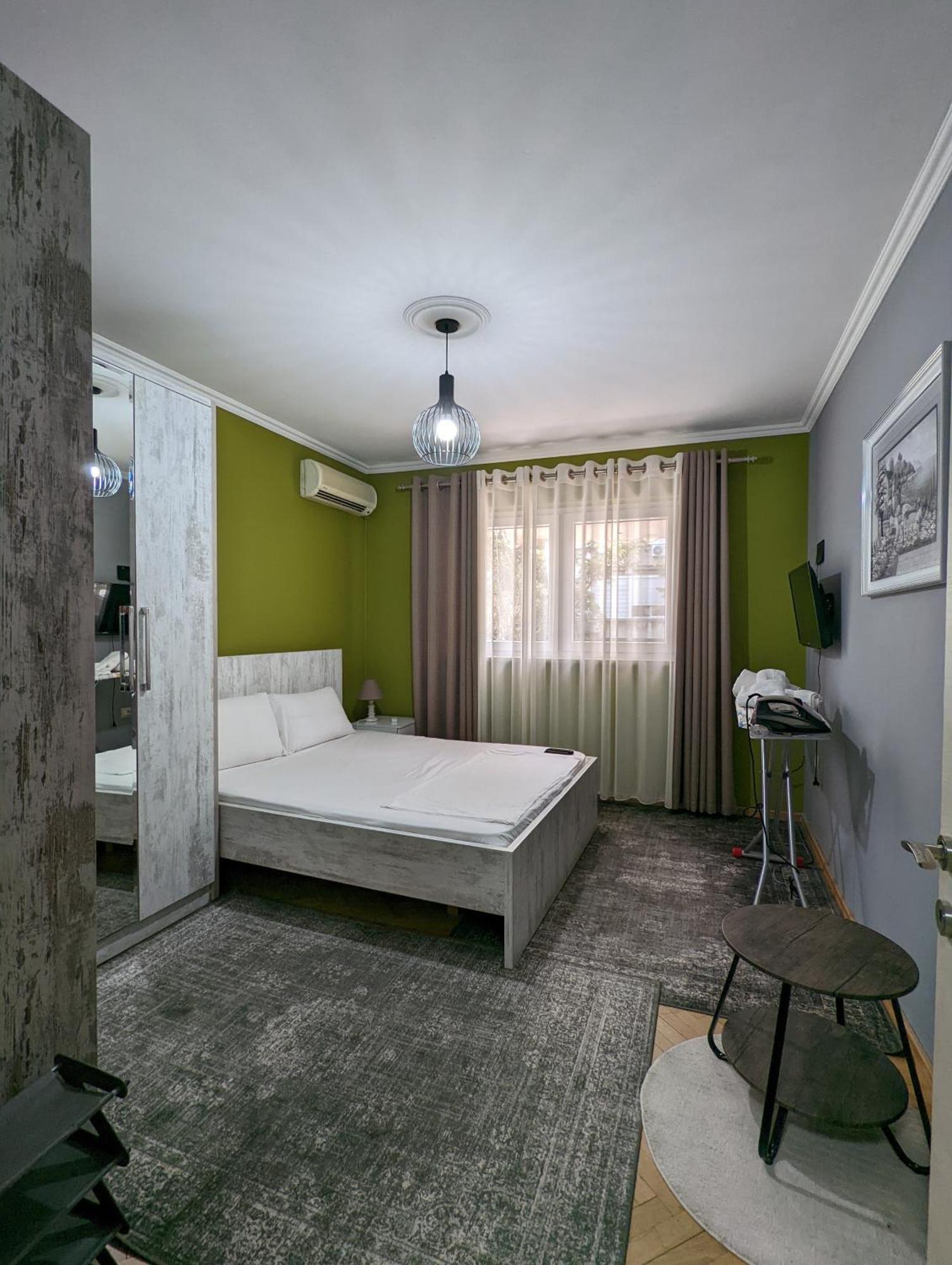 شقة Downtown Retreat "Spiranca" تيرانا المظهر الخارجي الصورة
